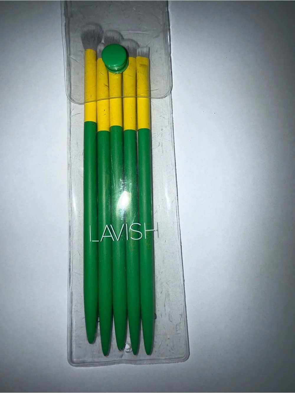 $6 NEW LAVISH MAKEUP BRUSHES $6 WHEN BUNDLED WITH 3 OR MORE ITEMS
